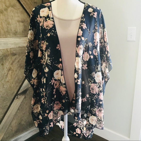 Tops - Navy floral kimono overlay